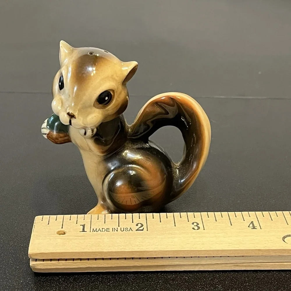 Vintage 1950s Chipmunk Salt and Pepper Shaker Replacement Piece Cork Stopper